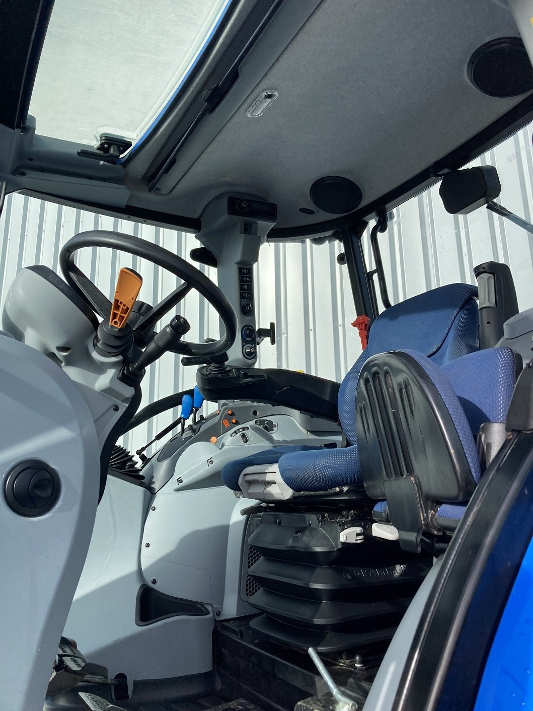 Traktor del tipo New Holland T5.100 EVOLUTION, Gebrauchtmaschine en TREMEUR (Imagen 9)