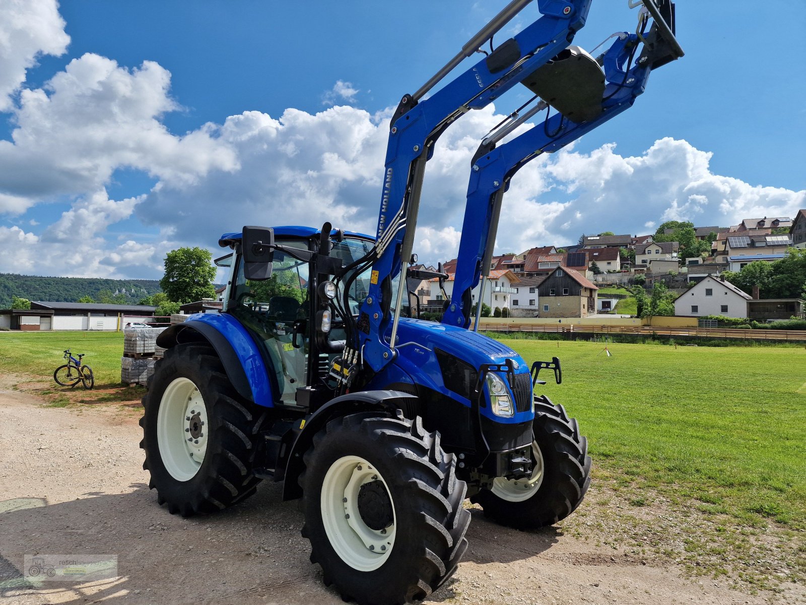 Traktor of the type New Holland T5.100, Gebrauchtmaschine in Wellheim (Picture 1)