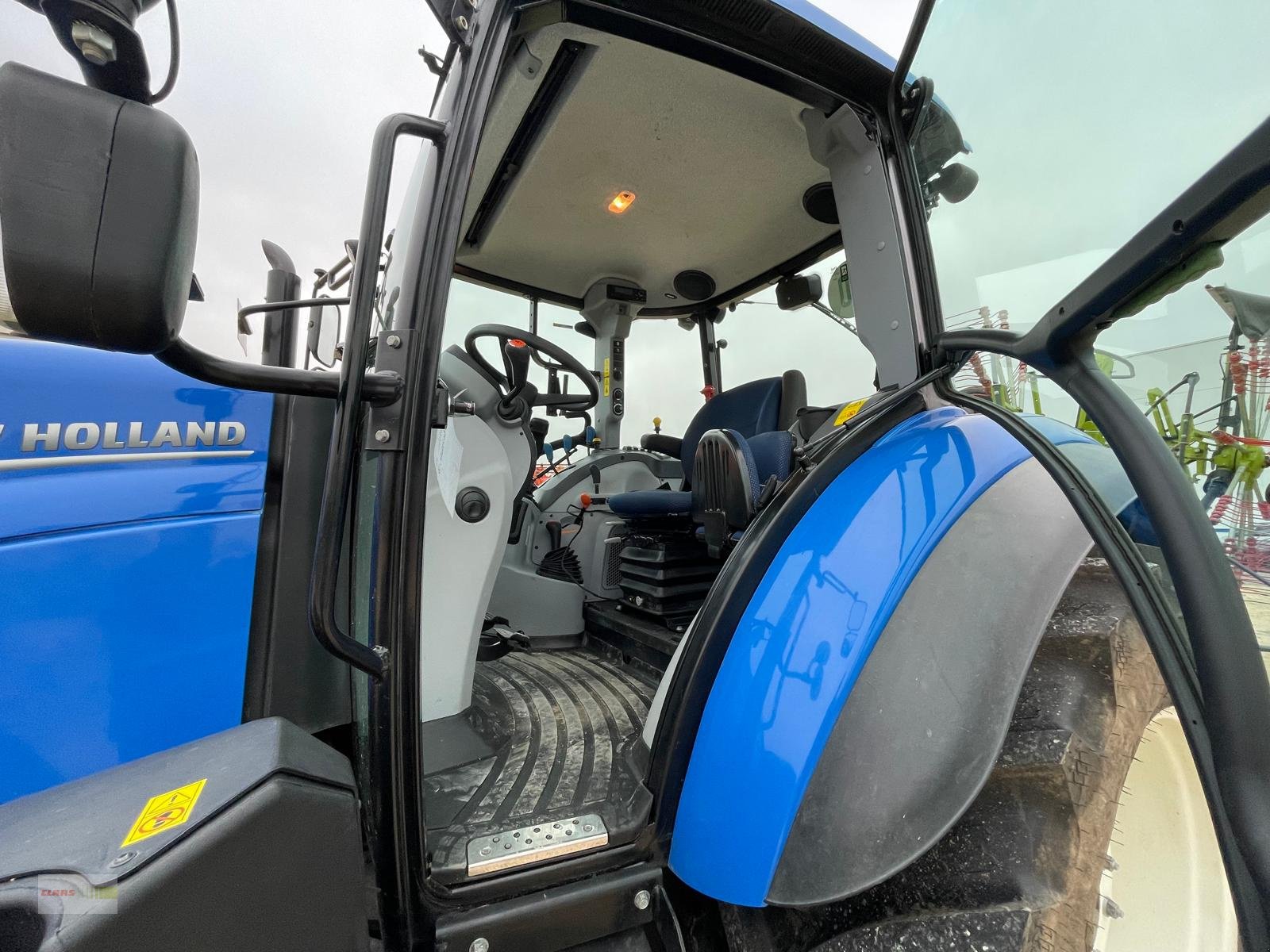 Traktor Türe ait New Holland T5.100, Gebrauchtmaschine içinde Langenau (resim 10)