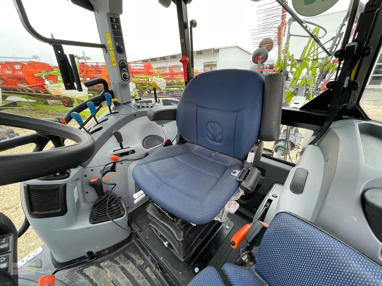 Traktor Türe ait New Holland T5.100, Gebrauchtmaschine içinde Langenau (resim 13)