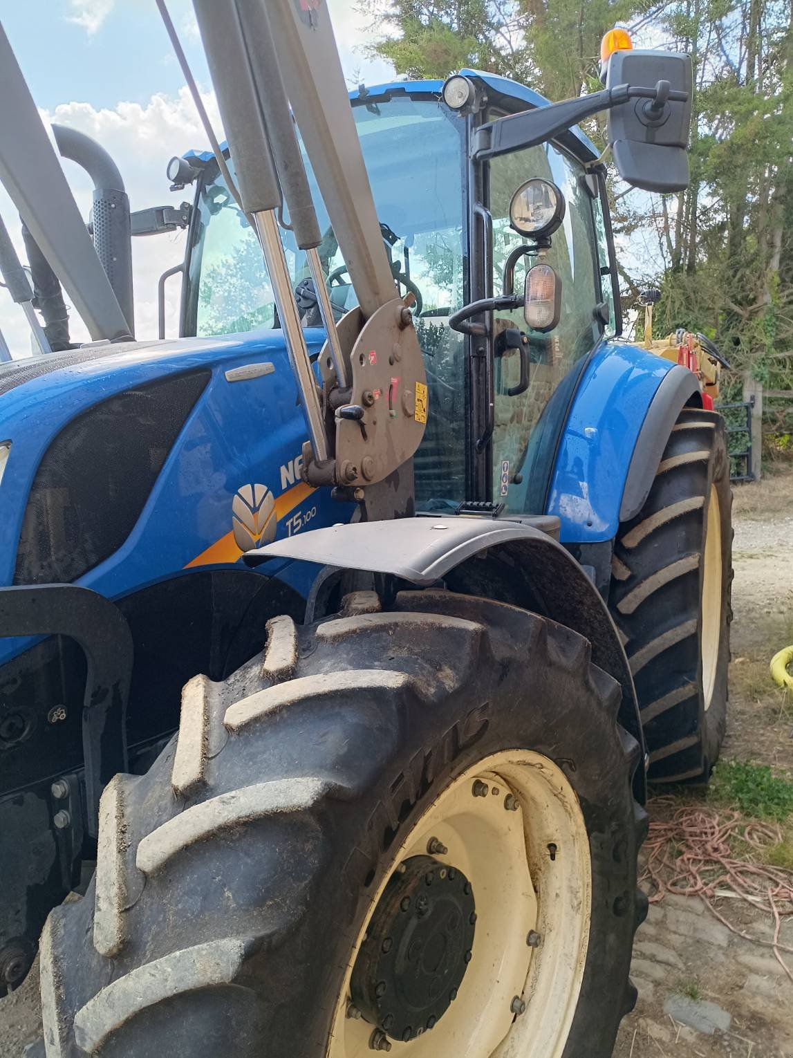 Traktor tip New Holland T5.100EC, Gebrauchtmaschine in Laval (Poză 1)