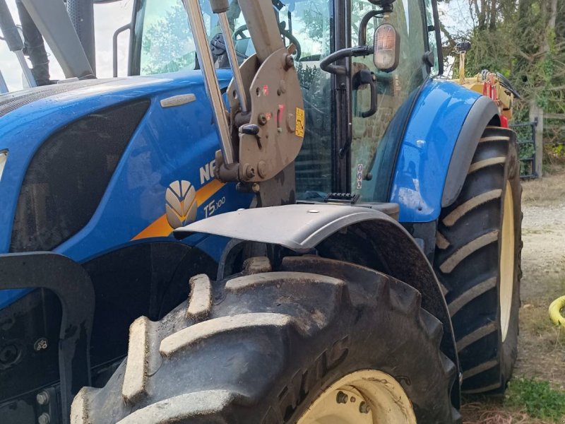 Traktor типа New Holland T5.100EC, Gebrauchtmaschine в Laval