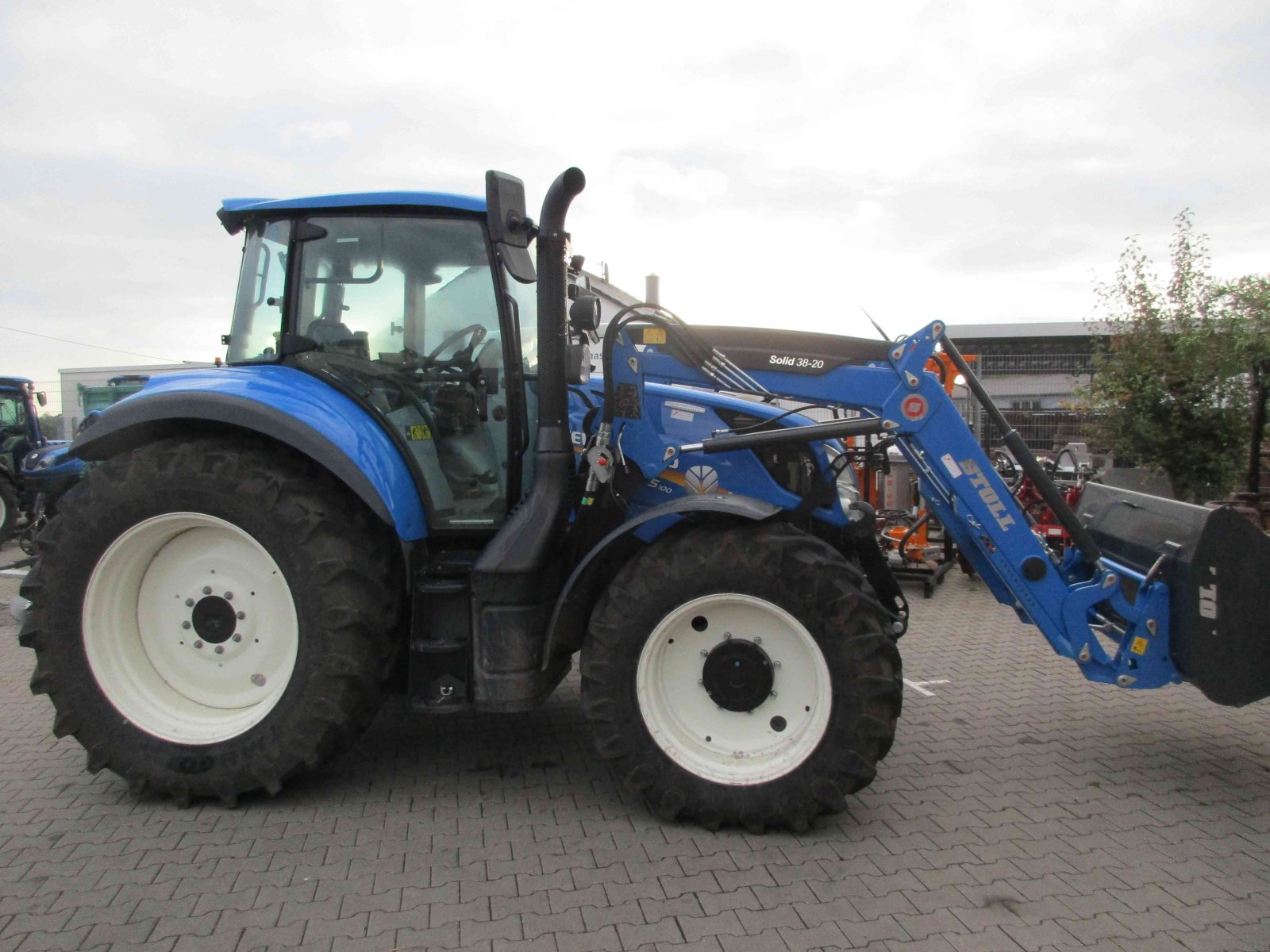 Traktor van het type New Holland T5.100EC, Gebrauchtmaschine in Niederkirchen (Foto 3)