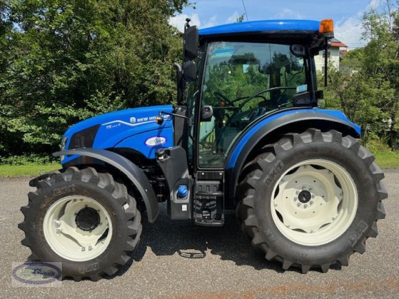 Traktor of the type New Holland T5.100S Synchro Shuttle, Neumaschine in Münzkirchen (Picture 13)