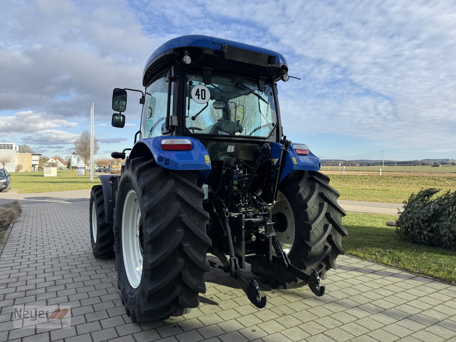 Traktor Türe ait New Holland T5.100S, Neumaschine içinde Bad Waldsee Mennisweiler (resim 4)