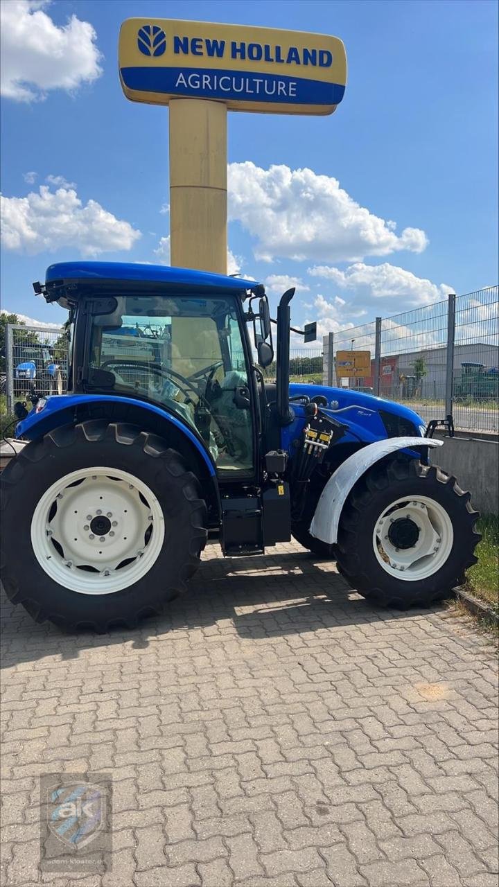 Traktor of the type New Holland T5.100S, Neumaschine in Mörstadt (Picture 1)