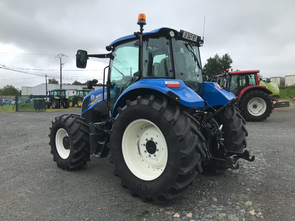 Traktor typu New Holland T5.105 DUAL COMMAND, Gebrauchtmaschine v UZERCHE (Obrázek 4)