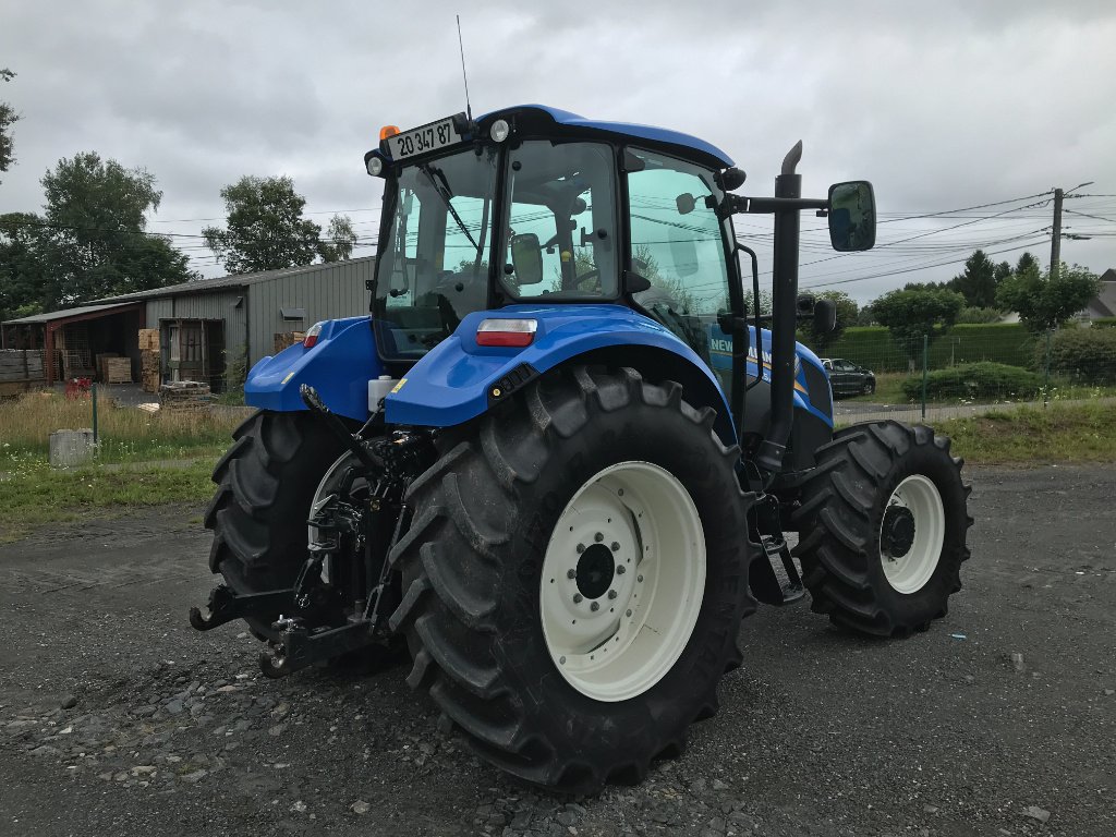 Traktor typu New Holland T5.105 DUAL COMMAND, Gebrauchtmaschine v UZERCHE (Obrázok 3)