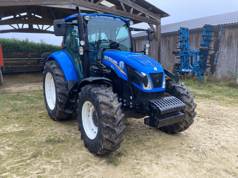 Traktor от тип New Holland T5.105 DUAL COMMAND, Gebrauchtmaschine в CINTHEAUX