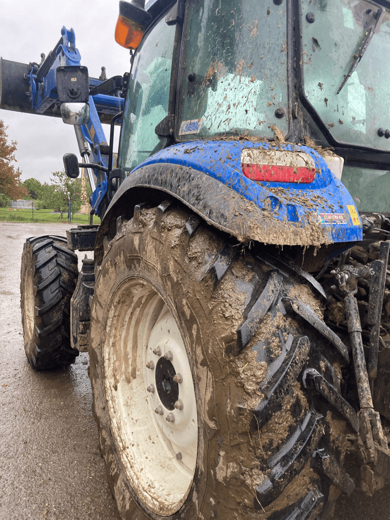 Traktor от тип New Holland T5.105 DUAL COMMAND, Gebrauchtmaschine в TREMEUR (Снимка 2)