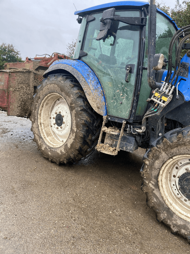 Traktor от тип New Holland T5.105 DUAL COMMAND, Gebrauchtmaschine в TREMEUR (Снимка 4)