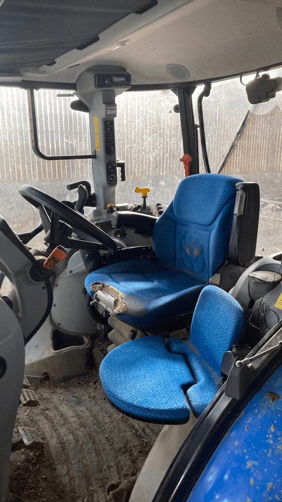 Traktor typu New Holland T5.105 ELECTRO COMMAND, Gebrauchtmaschine w CONDE SUR VIRE (Zdjęcie 5)