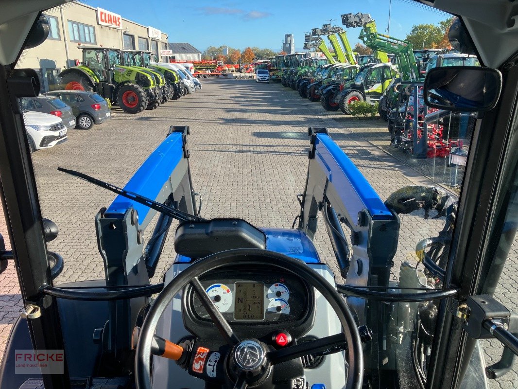 Traktor van het type New Holland T5.105 Electro Command, Gebrauchtmaschine in Demmin (Foto 22)