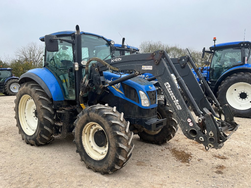 Traktor of the type New Holland T5.105 Electrocommand, Gebrauchtmaschine in VERT TOULON (Picture 1)