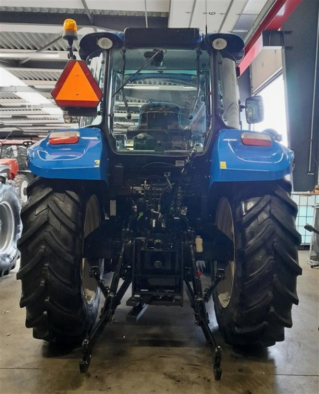 Traktor des Typs New Holland T5.105 med frontlæsser, Gebrauchtmaschine in Horsens (Bild 5)