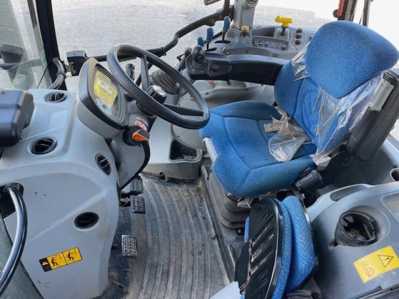 Traktor van het type New Holland T5.105, Gebrauchtmaschine in CASTRES (Foto 4)