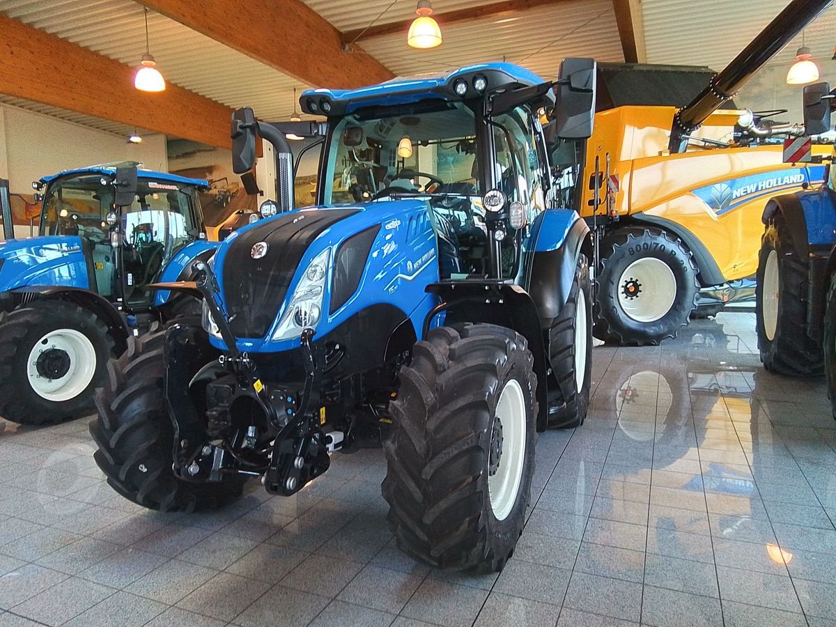 Traktor του τύπου New Holland T5.110 AC (Stage V), Neumaschine σε Burgkirchen (Φωτογραφία 1)