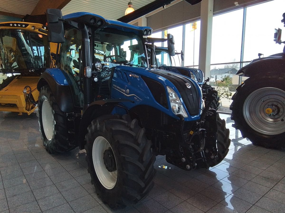 Traktor of the type New Holland T5.110 AC (Stage V), Neumaschine in Burgkirchen (Picture 2)