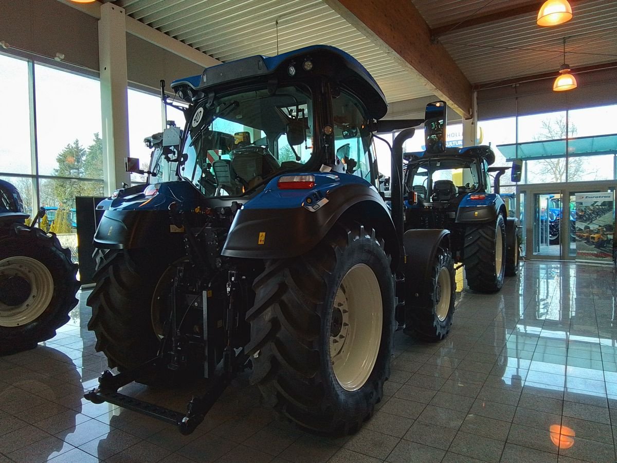 Traktor of the type New Holland T5.110 AC (Stage V), Neumaschine in Burgkirchen (Picture 9)