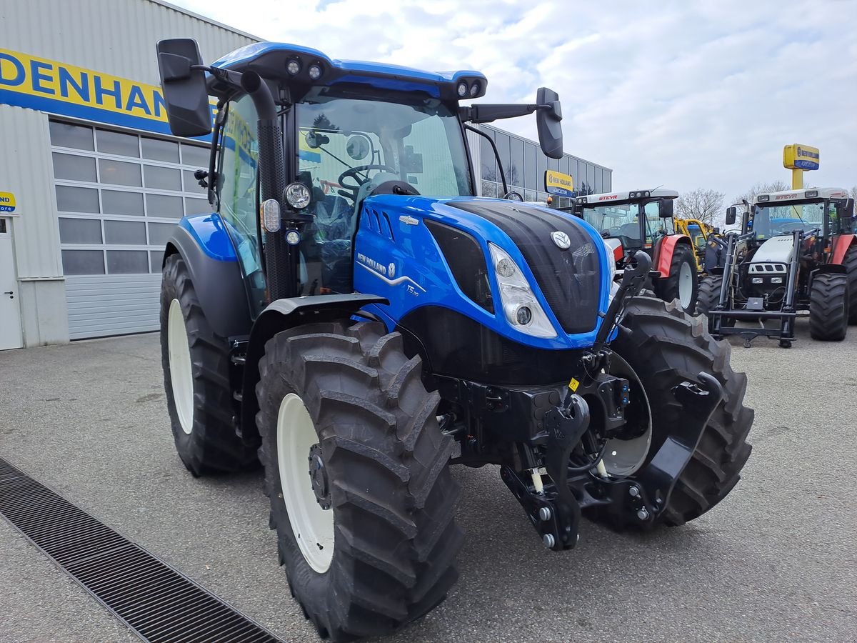 Traktor des Typs New Holland T5.110 AC (Stage V), Neumaschine in Burgkirchen (Bild 2)