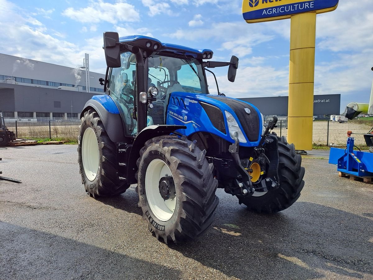 Traktor типа New Holland T5.110 AC (Stage V), Neumaschine в Burgkirchen (Фотография 2)