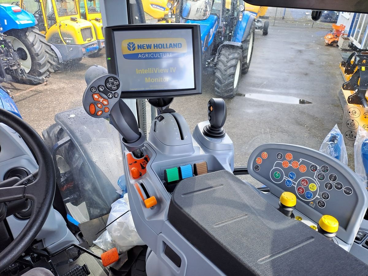 Traktor typu New Holland T5.110 AC (Stage V), Neumaschine v Burgkirchen (Obrázek 3)