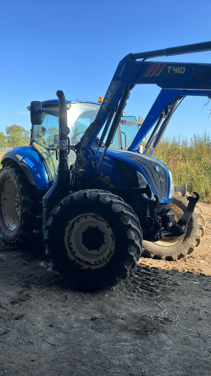 Traktor Türe ait New Holland T5.110+ CHARGEUR T410, Gebrauchtmaschine içinde PONTIVY (resim 3)