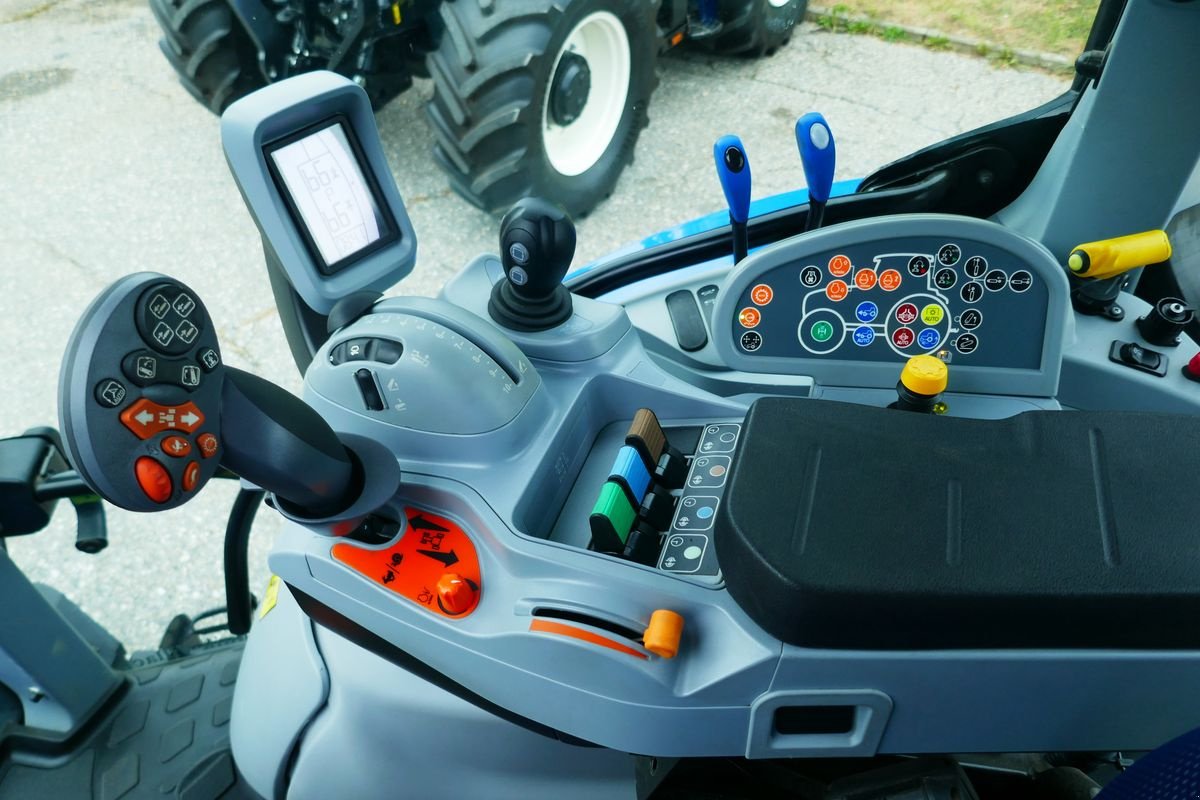 Traktor typu New Holland T5.110 DC (Stage V), Gebrauchtmaschine w Villach (Zdjęcie 4)