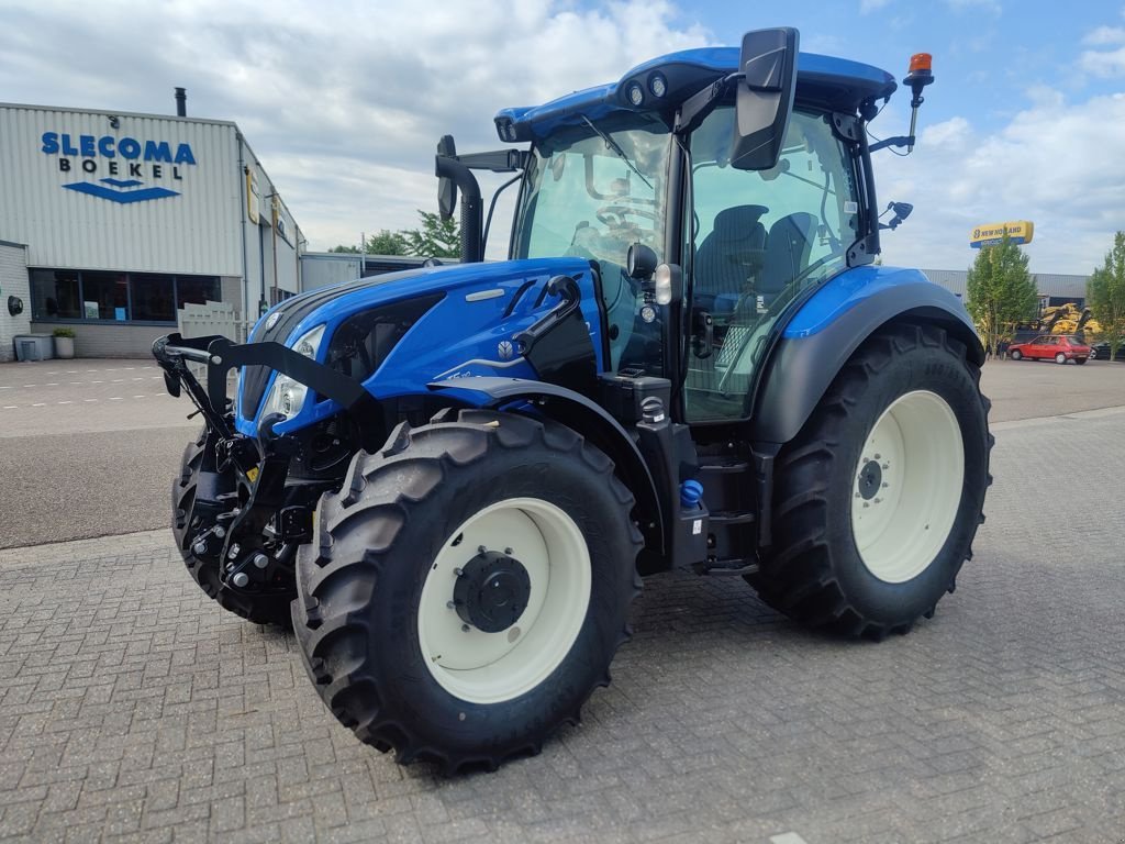 Traktor of the type New Holland T5.110 DYN Stage V, Neumaschine in BOEKEL (Picture 1)