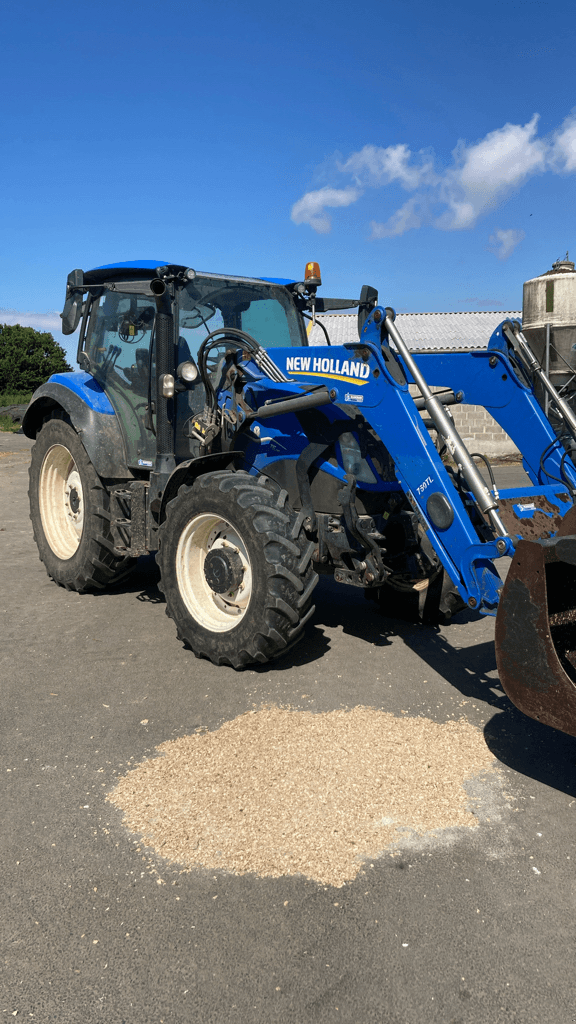 Traktor des Typs New Holland T5.110 DYNAMIC COMMAND, Gebrauchtmaschine in TREMEUR (Bild 2)