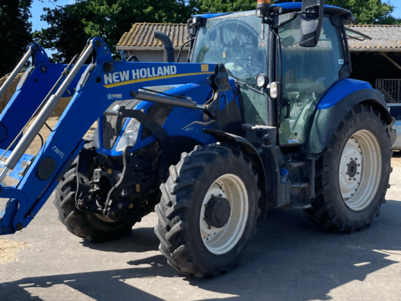 Traktor van het type New Holland T5.110 DYNAMIC COMMAND, Gebrauchtmaschine in TREMEUR