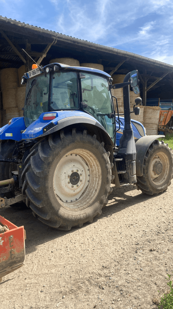 Traktor typu New Holland T5.110 EVOLUTION, Gebrauchtmaschine w TREMEUR (Zdjęcie 3)