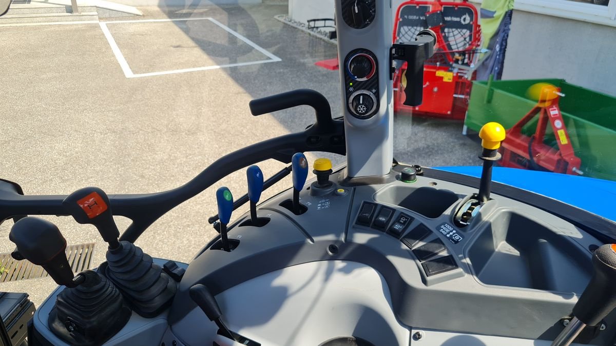 Traktor Türe ait New Holland T5.110, Vorführmaschine içinde Burgkirchen (resim 9)