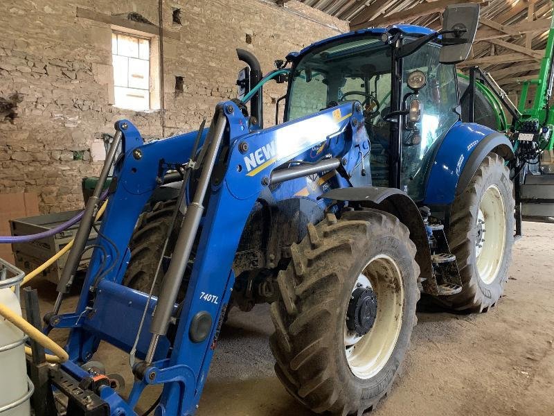 Traktor of the type New Holland T5.110, Gebrauchtmaschine in SAINT GENEST D'AMBIERE