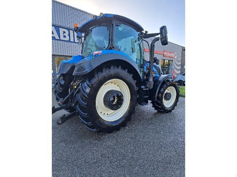 Traktor van het type New Holland T5110DYC, Gebrauchtmaschine in PLUMELEC (Foto 3)