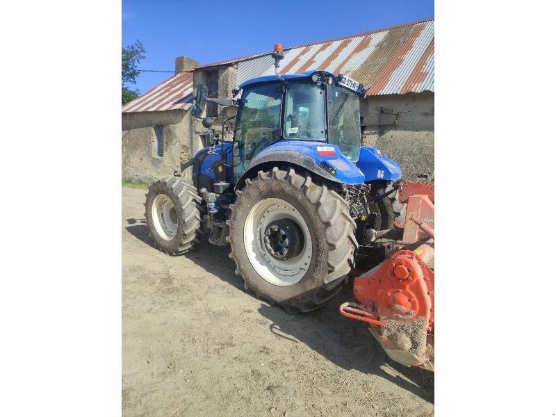 Traktor типа New Holland T5110EC, Gebrauchtmaschine в PLUMELEC (Фотография 3)