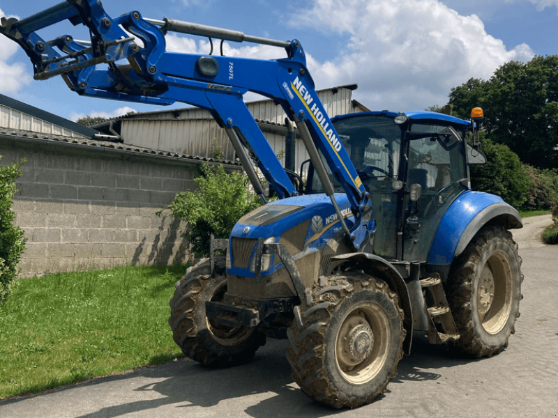 Traktor tip New Holland T5.115 ELECTRO COMMAND, Gebrauchtmaschine in TREMEUR