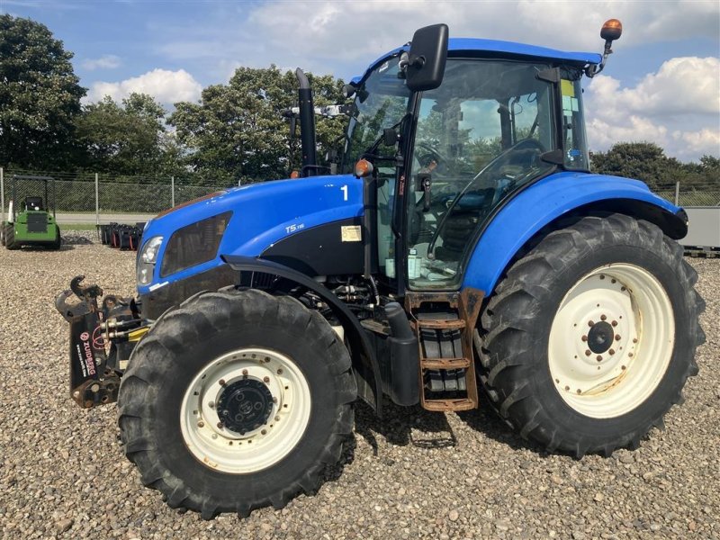 Traktor typu New Holland T5.115 frontlift kun 3300 timer, Gebrauchtmaschine w Rødekro