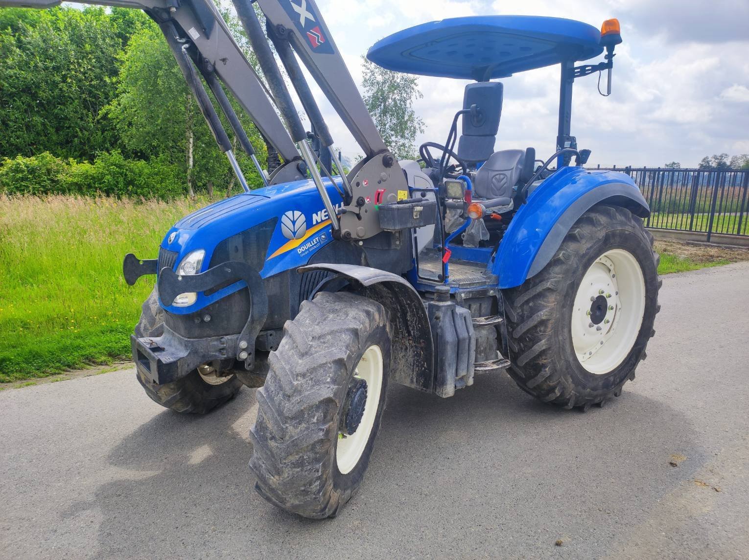 Traktor типа New Holland T5.115DC, Gebrauchtmaschine в Aron (Фотография 9)