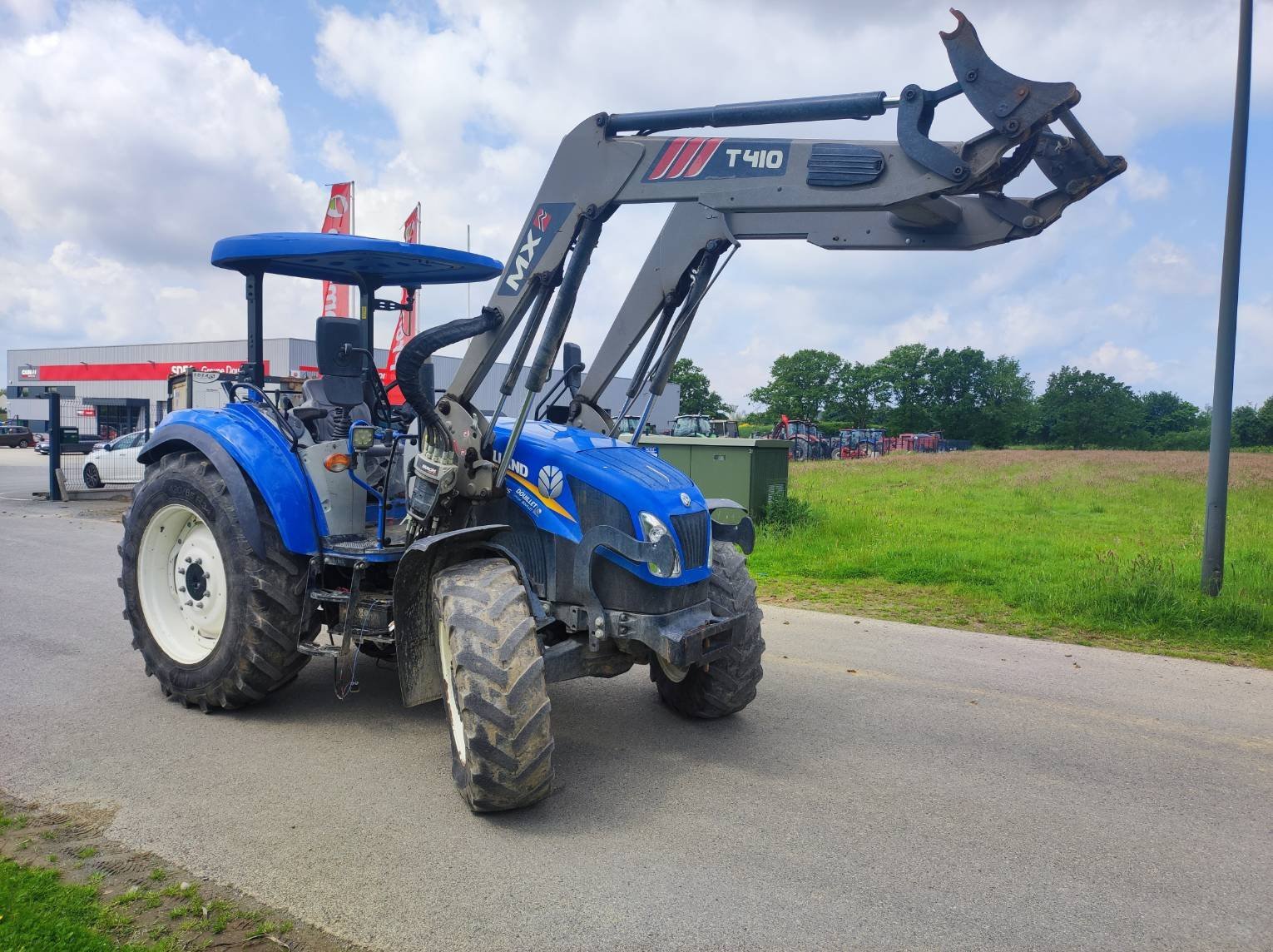 Traktor van het type New Holland T5.115DC, Gebrauchtmaschine in Aron (Foto 3)