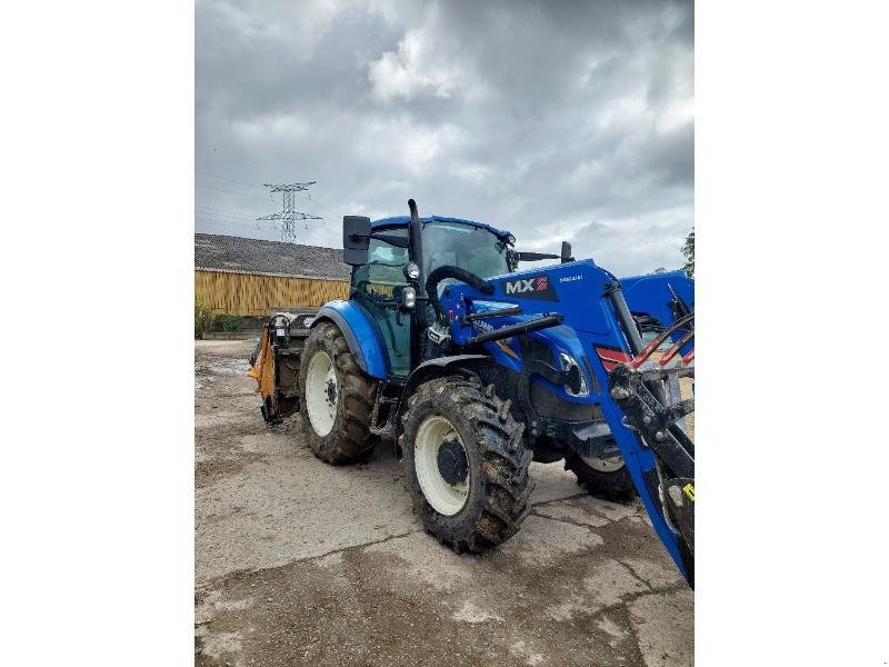 Traktor of the type New Holland T5115DC, Gebrauchtmaschine in PLUMELEC (Picture 1)