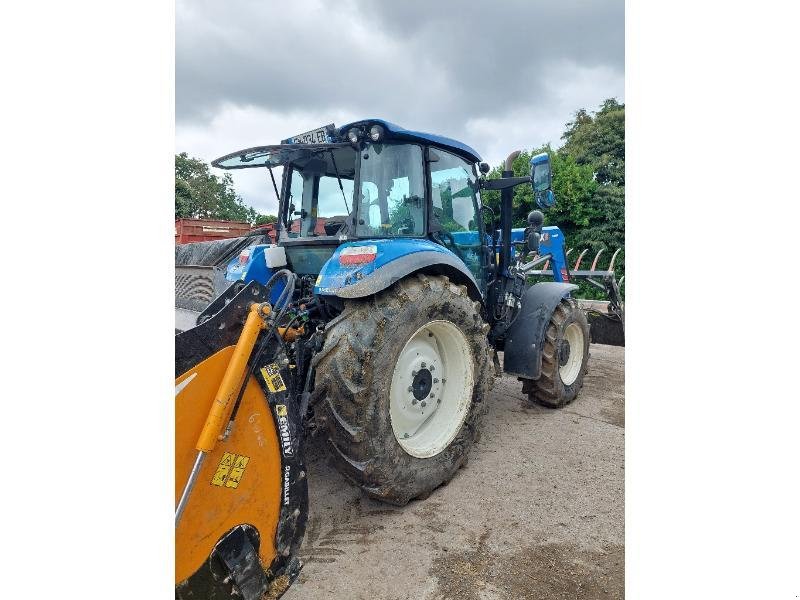 Traktor des Typs New Holland T5115DC, Gebrauchtmaschine in PLUMELEC (Bild 3)