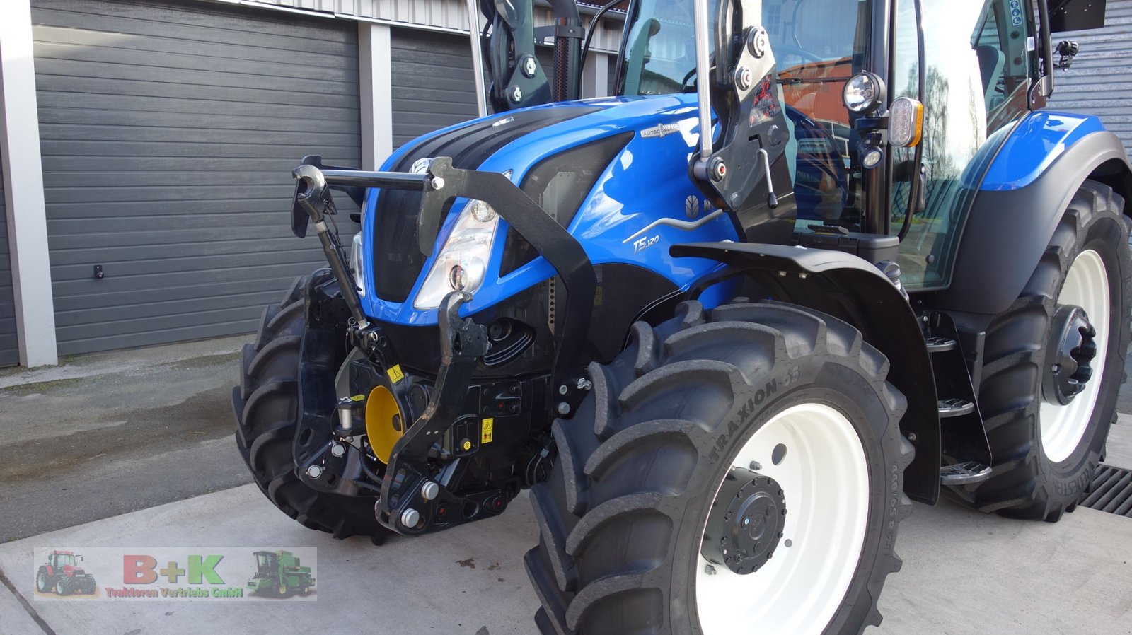 Traktor van het type New Holland T5.120 AutoCommand, Gebrauchtmaschine in Kettenkamp (Foto 3)