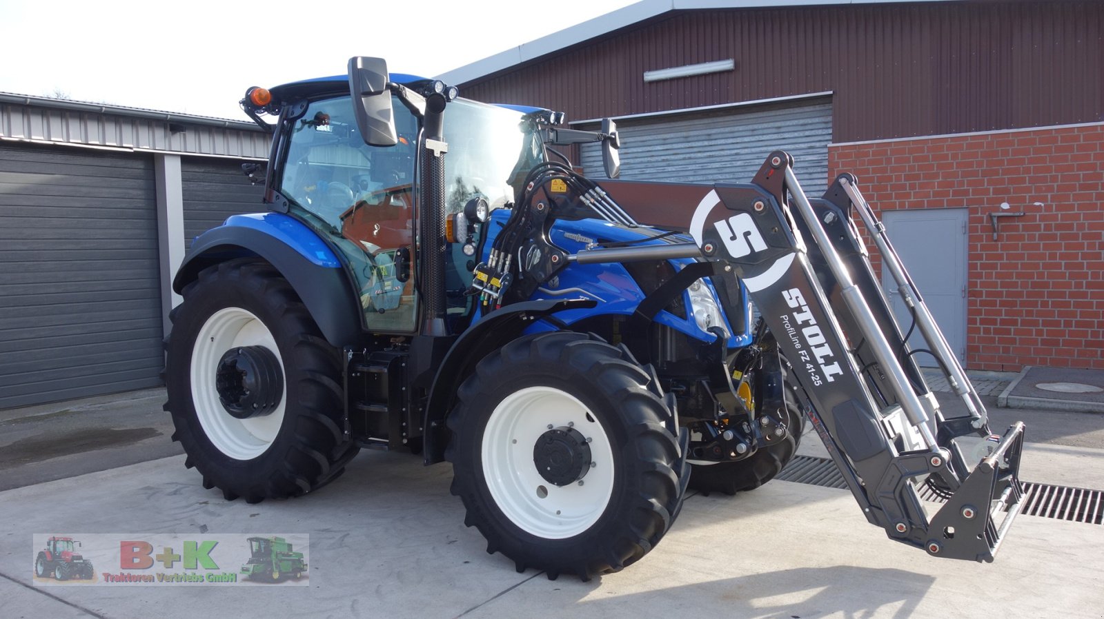 Traktor of the type New Holland T5.120 AutoCommand, Gebrauchtmaschine in Kettenkamp (Picture 5)