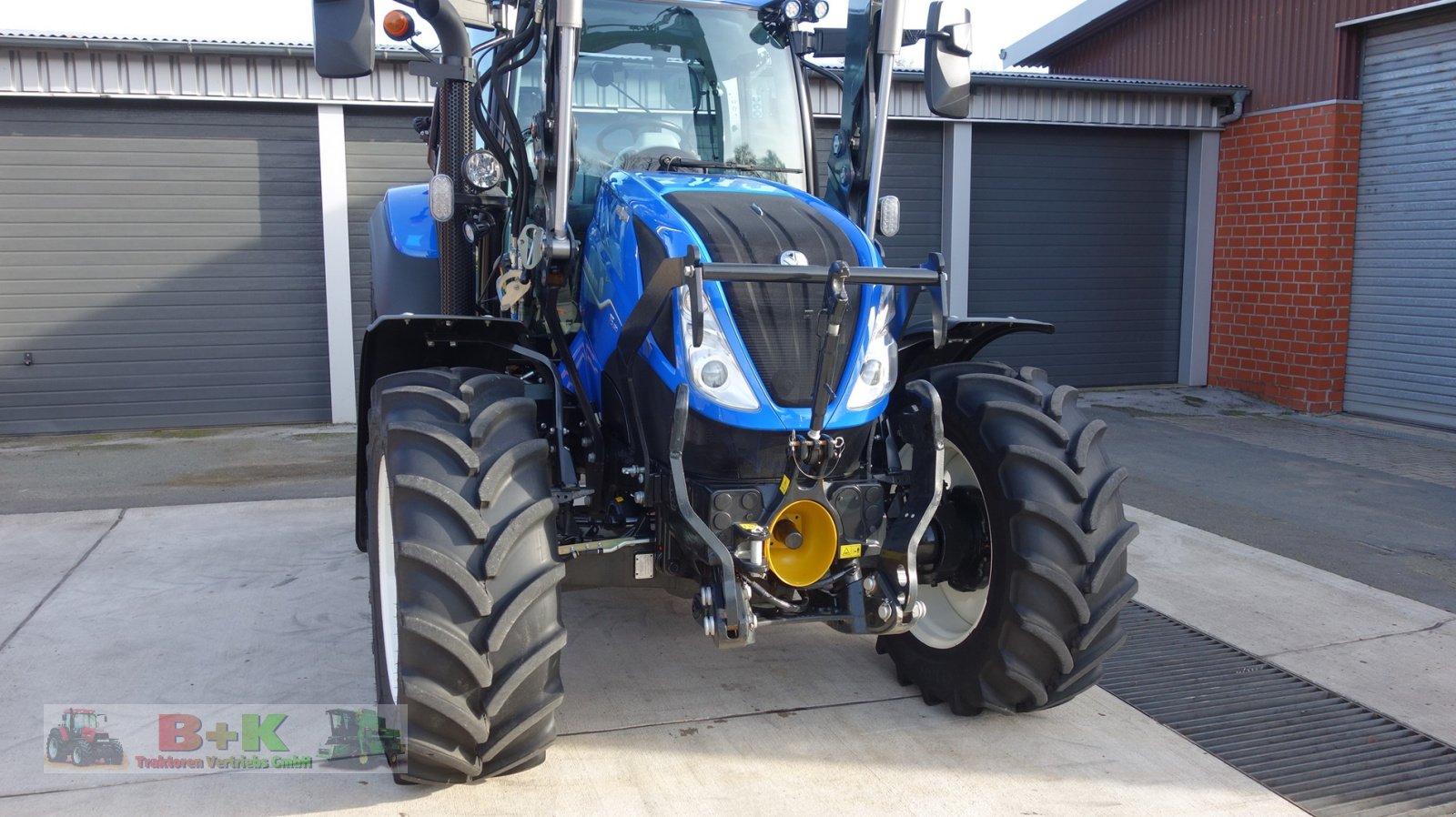 Traktor van het type New Holland T5.120 AutoCommand, Gebrauchtmaschine in Kettenkamp (Foto 8)