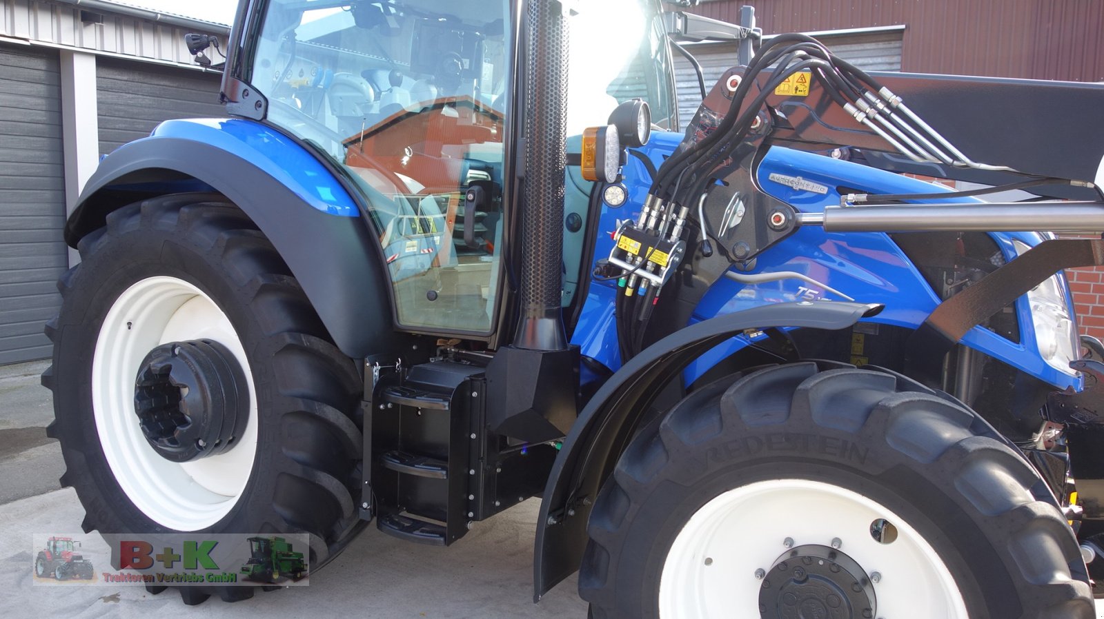 Traktor of the type New Holland T5.120 AutoCommand, Gebrauchtmaschine in Kettenkamp (Picture 9)