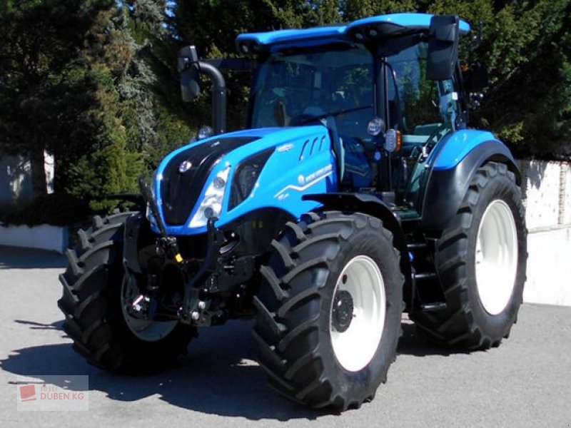 Traktor of the type New Holland T5.120 DC/AC, Neumaschine in Ziersdorf (Picture 1)