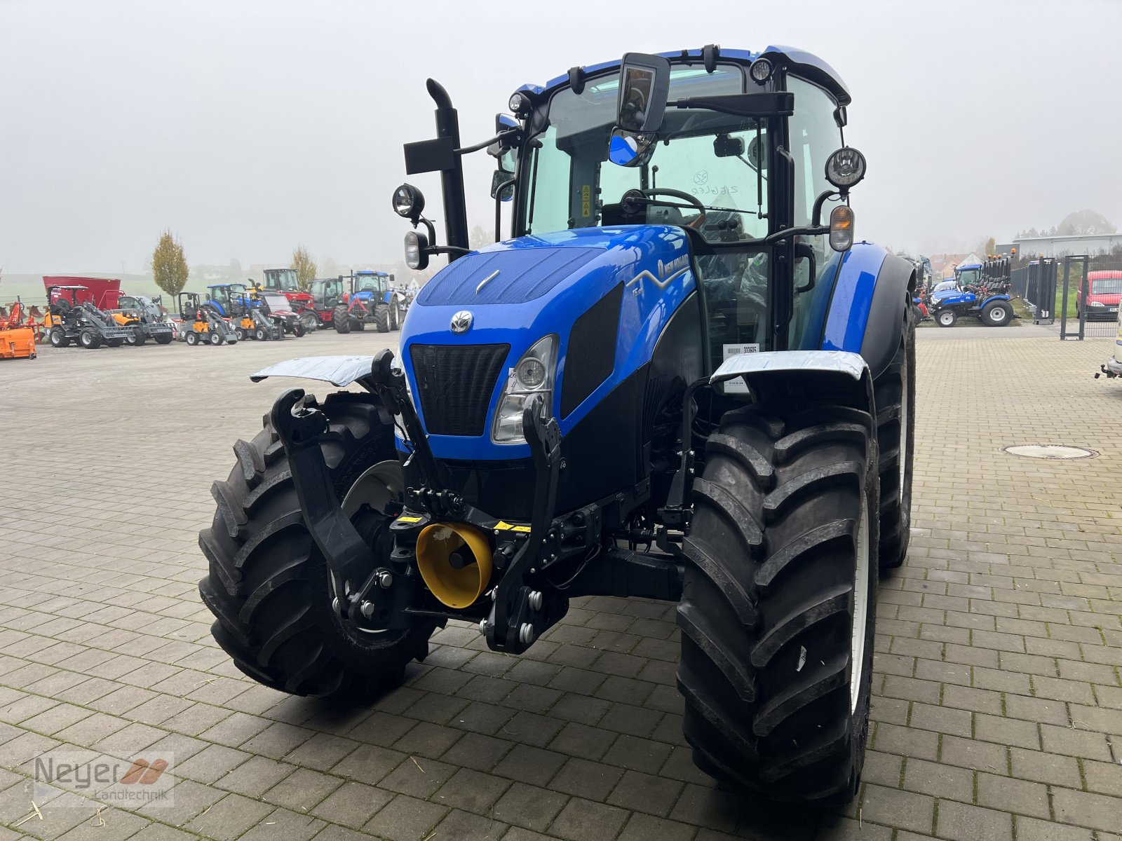 Traktor du type New Holland T5.120 Dual Command, Neumaschine en Bad Waldsee Mennisweiler (Photo 1)