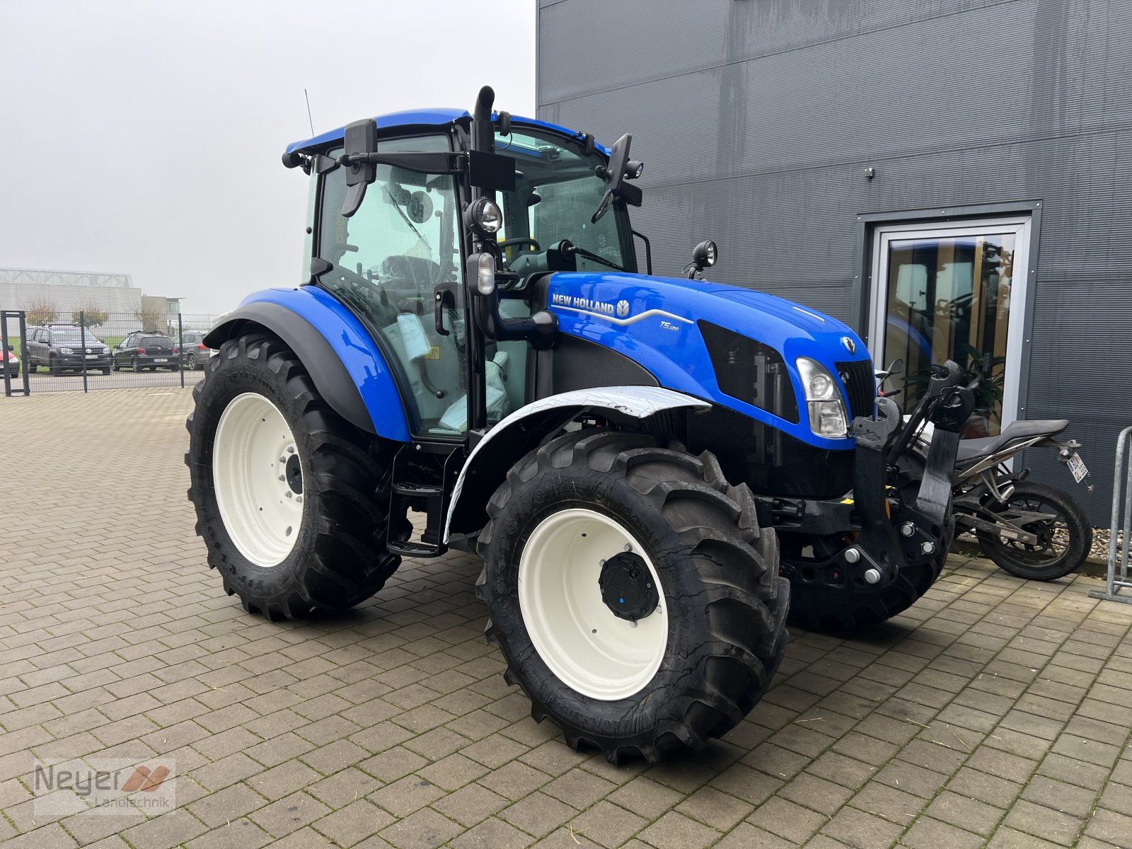 Traktor du type New Holland T5.120 Dual Command, Neumaschine en Bad Waldsee Mennisweiler (Photo 2)