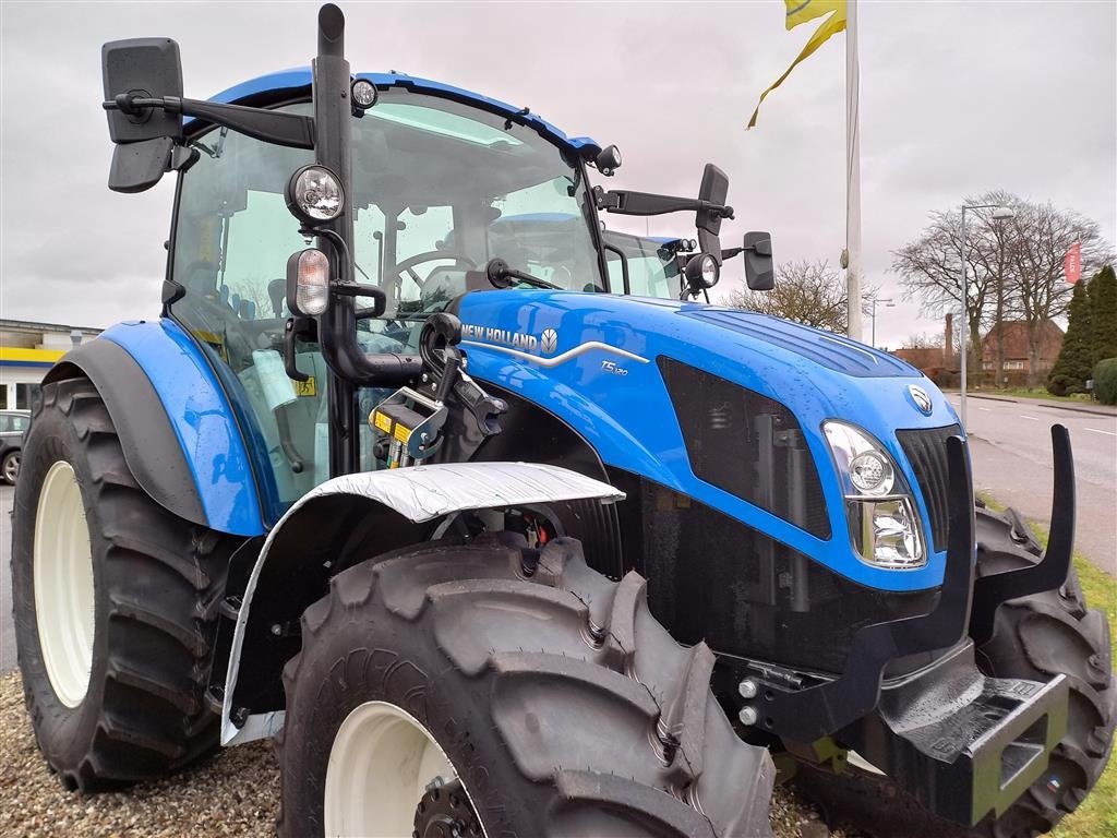 Traktor des Typs New Holland T5.120 DualComand Læsser forberedt, Gebrauchtmaschine in Maribo (Bild 1)